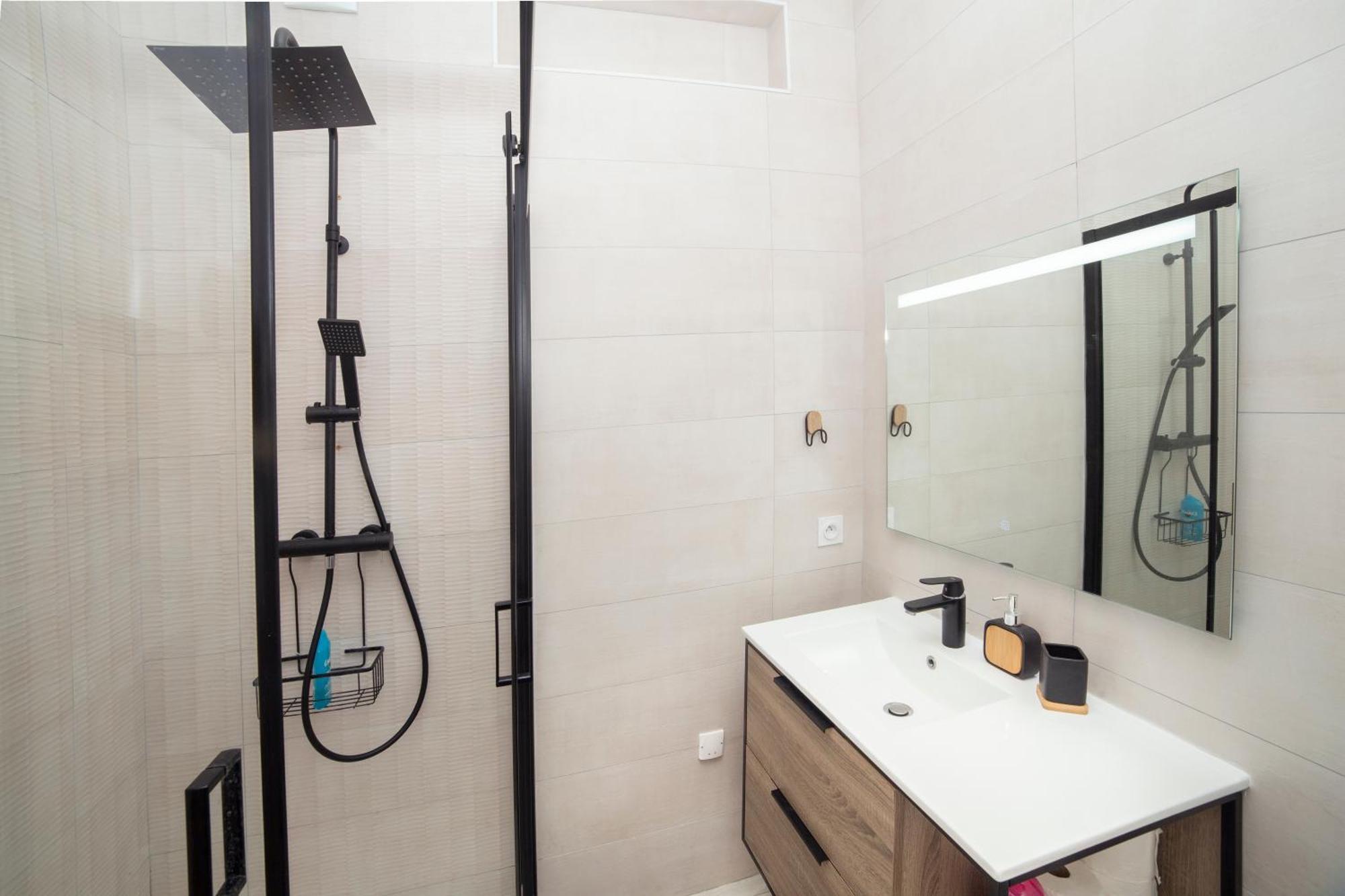 Like Casa- Centre/Gare Apartment Valence  Luaran gambar